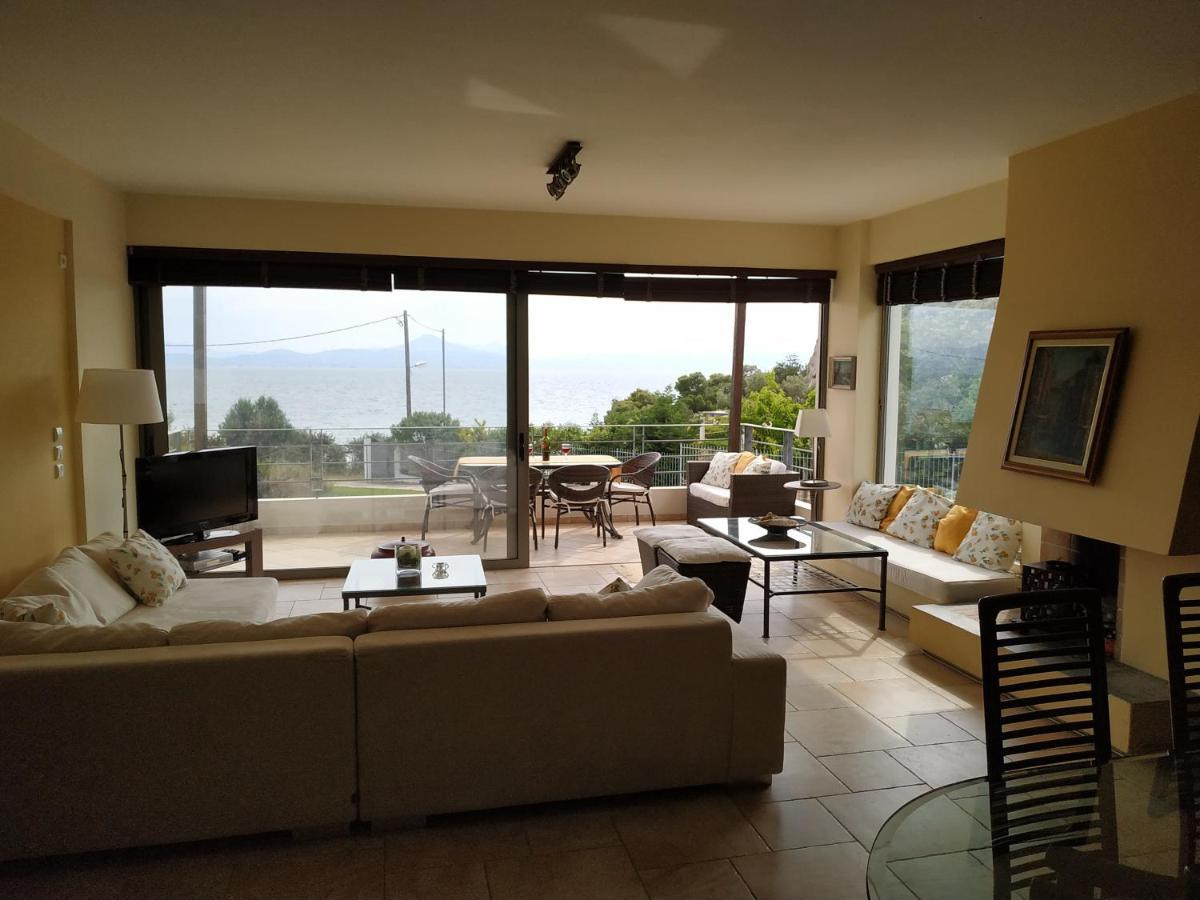 הוילה Beautiful House By The Sea,Loutraki Skaloma. מראה חיצוני תמונה