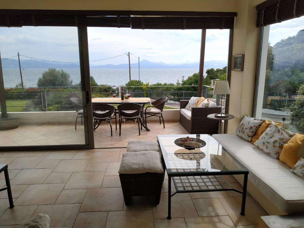 הוילה Beautiful House By The Sea,Loutraki Skaloma. מראה חיצוני תמונה