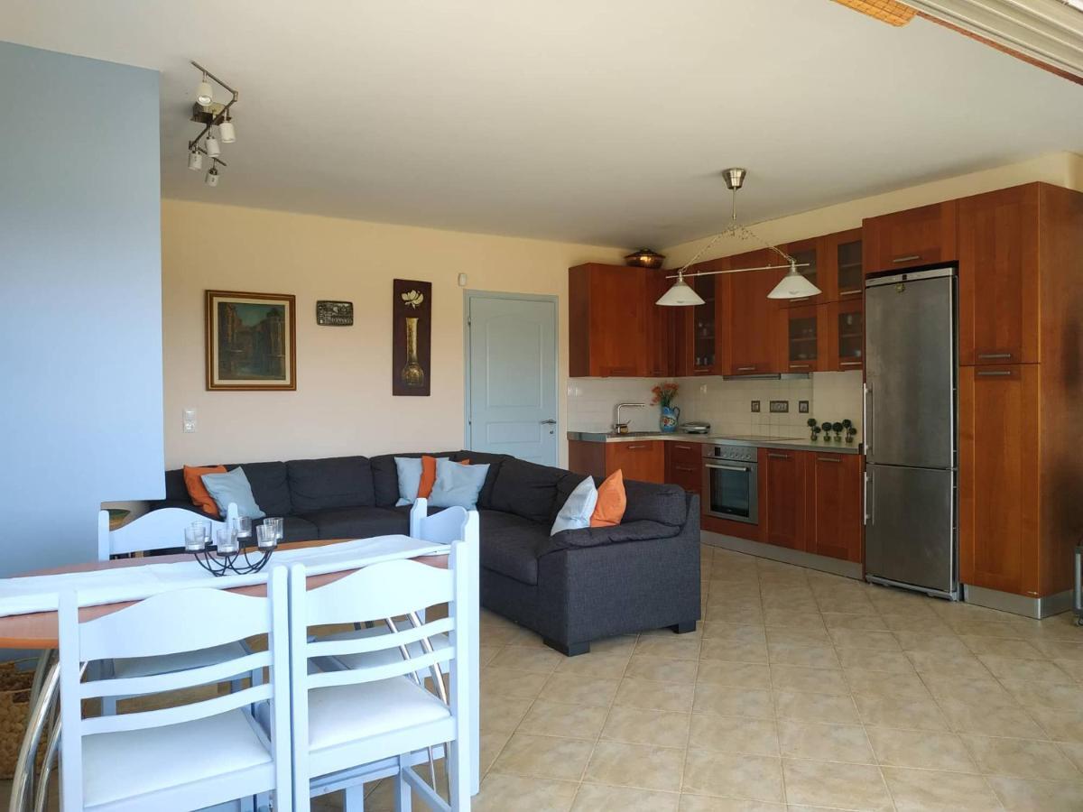הוילה Beautiful House By The Sea,Loutraki Skaloma. מראה חיצוני תמונה